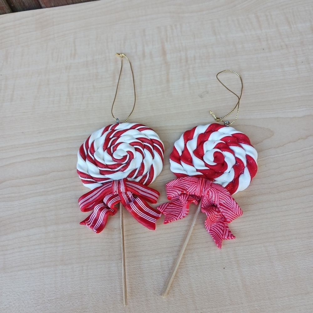 Vtg Peppermint Red And White Lollipop Candy Christmas Ornaments W/BOW Set Clay